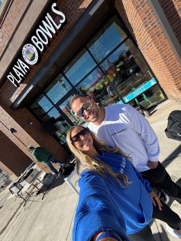 jackie and josh in front of playa bowls